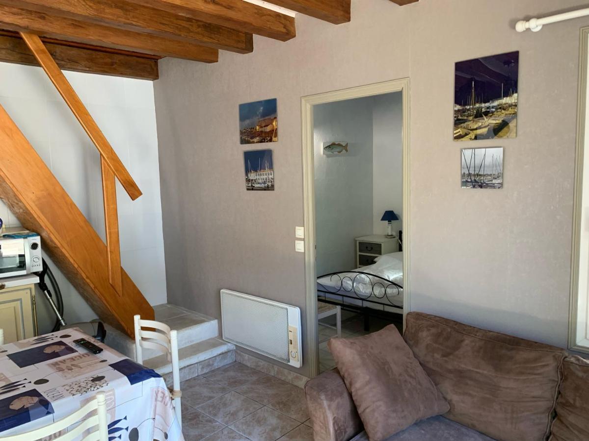 Maison De Pays Au Centre Du Village Saint-Martin-de-Re Bagian luar foto